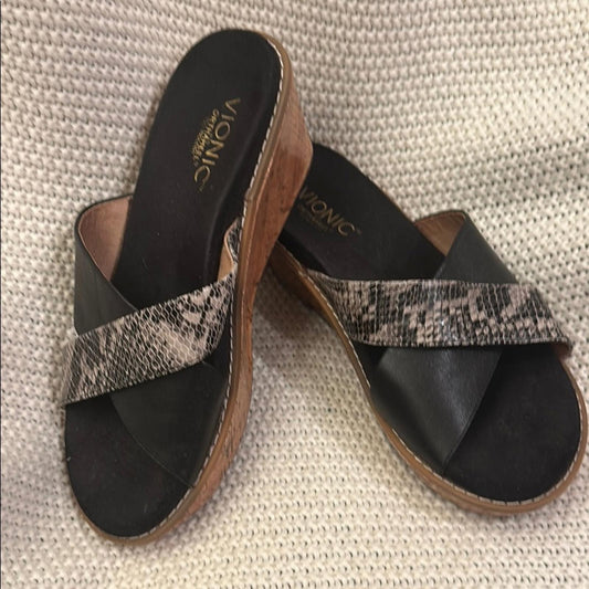 VIONIC Women's size 8 Black and Brown Sandals